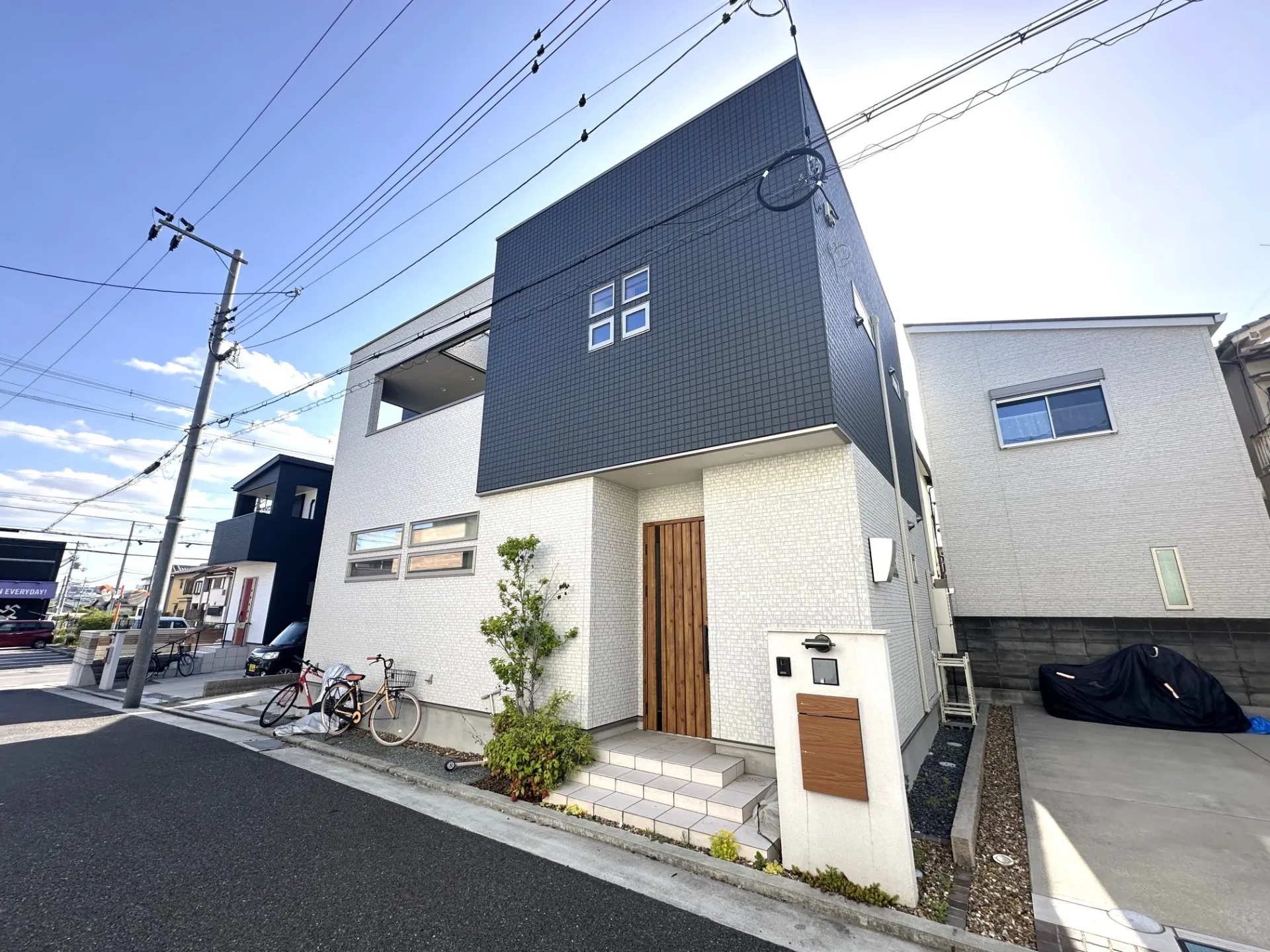 太陽光発電で電気代が安い♪駐車2台可 築浅戸建て 販売中♪♪